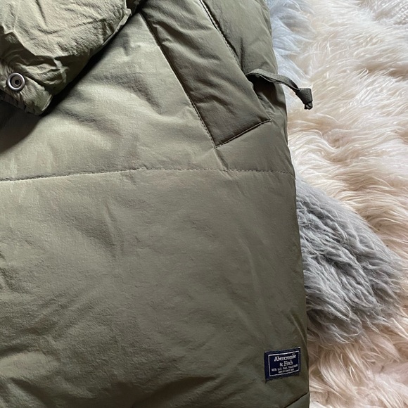 Abercrombie and Fitch Sleeping Bag Puffer - Picture 6 of 15